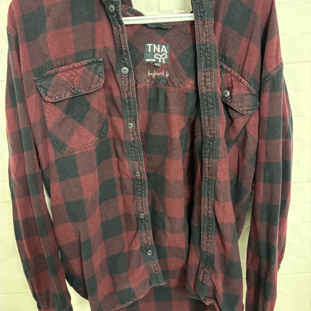 Women’s TNA Red & Black Plaid Shirt sz Large